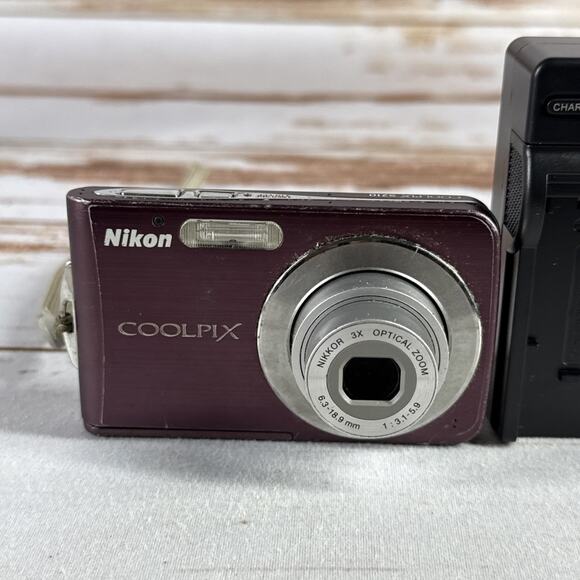 Plum Nikon Coolpix S210 8.0MP Digital Camera W/ Charger Battery Parts Lens Error - Picture 2 of 5